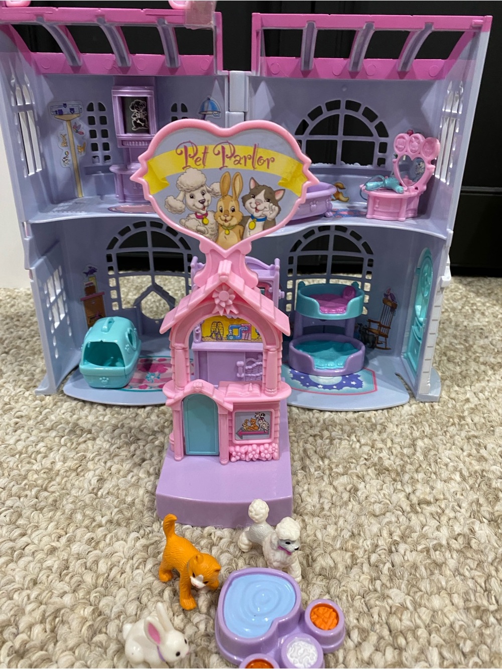 Fisher-Price Loving Family Sweet Streets Pet Parlor playset